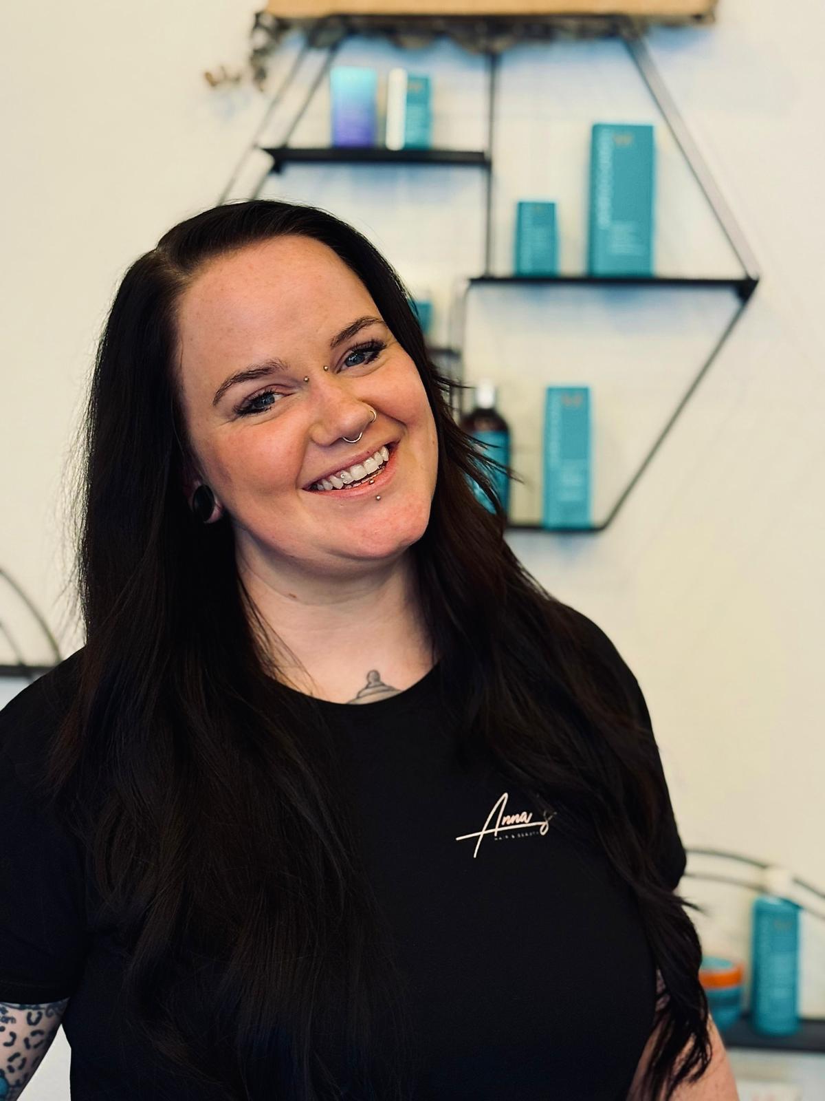 Anna Weiß, Friseurmeisterin bei Anna's Hair & Beauty in Reiste